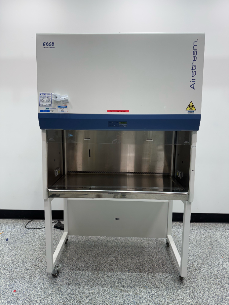 Image of ESCO Labculture 4' Biosafety Cabinet
